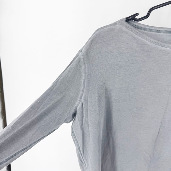 Lululemon Back In Action Long Sleeve IN GREY SIZE 6 YOGA WORKOUT ATHLETIC - Picture 6 of 7